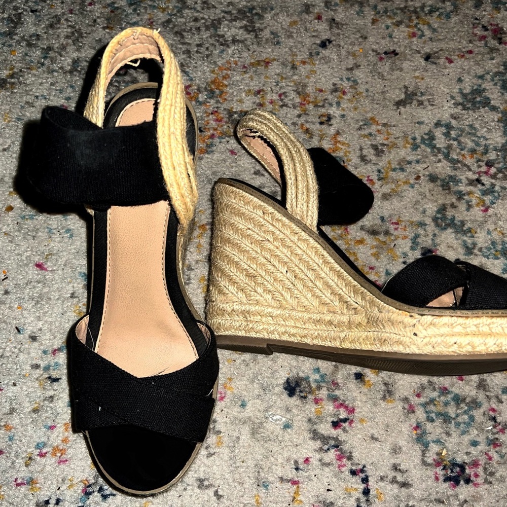 black wedged heels